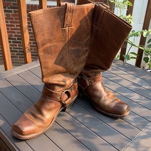 Frye 15R Harness Boots in Dark Brown - size 9